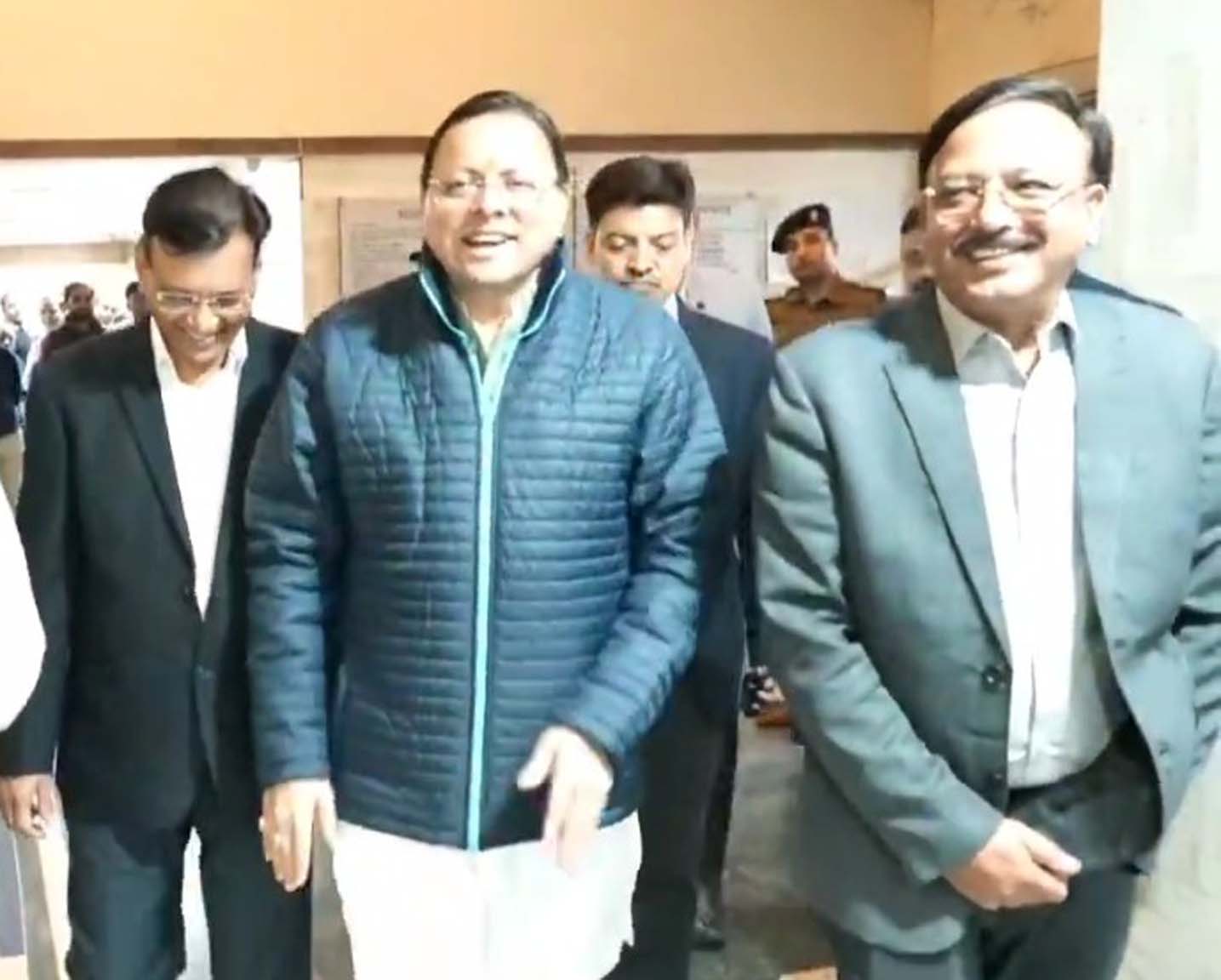 बड़ी खबर : उत्तराखण्ड में श्रम सुधर कार्यबल के लिए नए युग का होगा सूत्रपात,CM धामी ने कहा - आत्मनिभर भारत का होगा विचार साकार। आखिर कैसे और क्यों ? Tap कर जाने